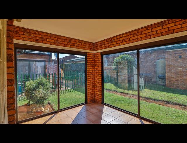 2 BEDROOM SECTIONAL TITLE FOR SALE IN SUNAIR PARK